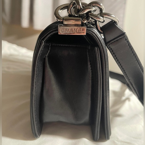 **SOLD** Chanel Iridescent Galuchat Stingray Small Boy Bag - Picture 6 of 16